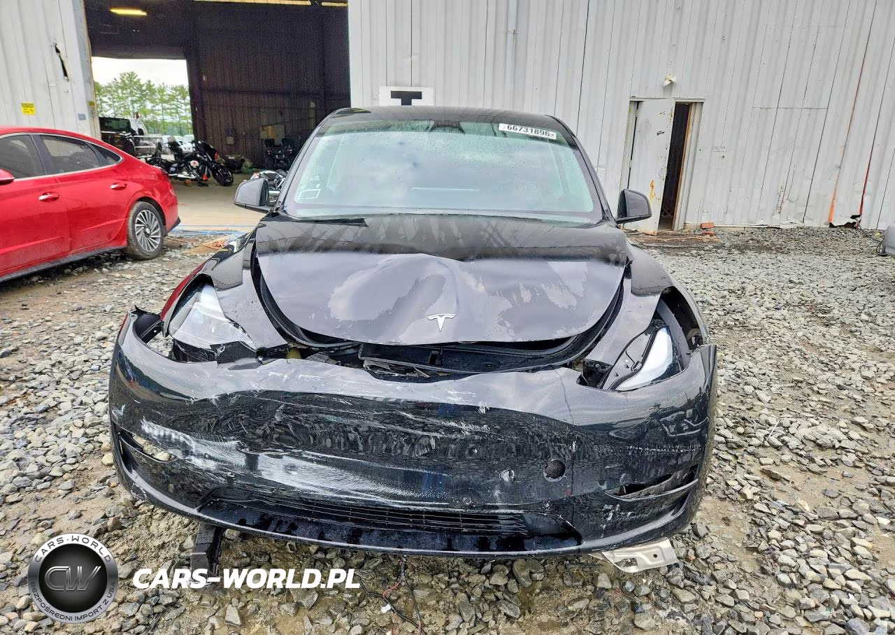 2023 Tesla Model Y VIN:7SAYGAEE2PF752421 - 5
