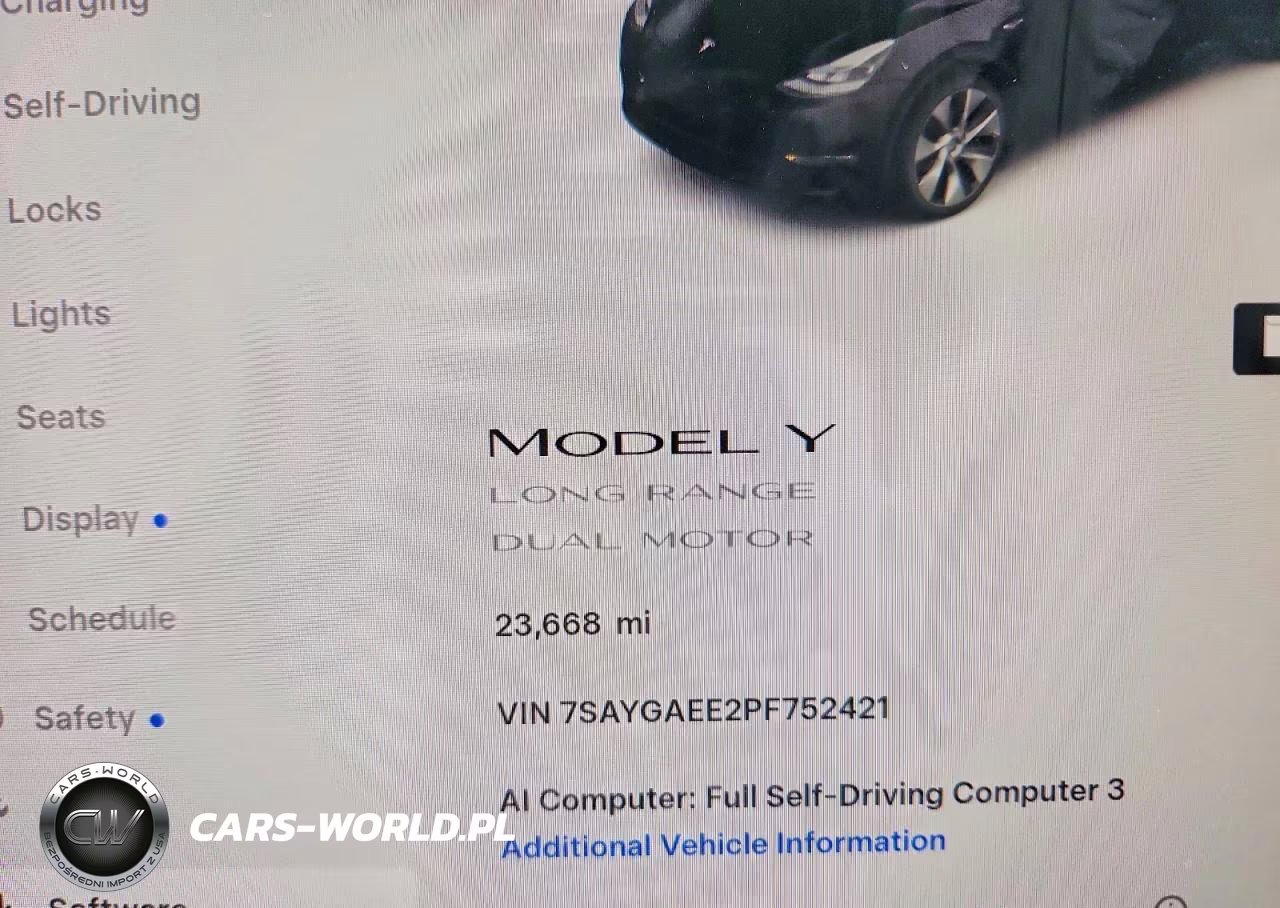 2023 Tesla Model Y VIN:7SAYGAEE2PF752421 - 9