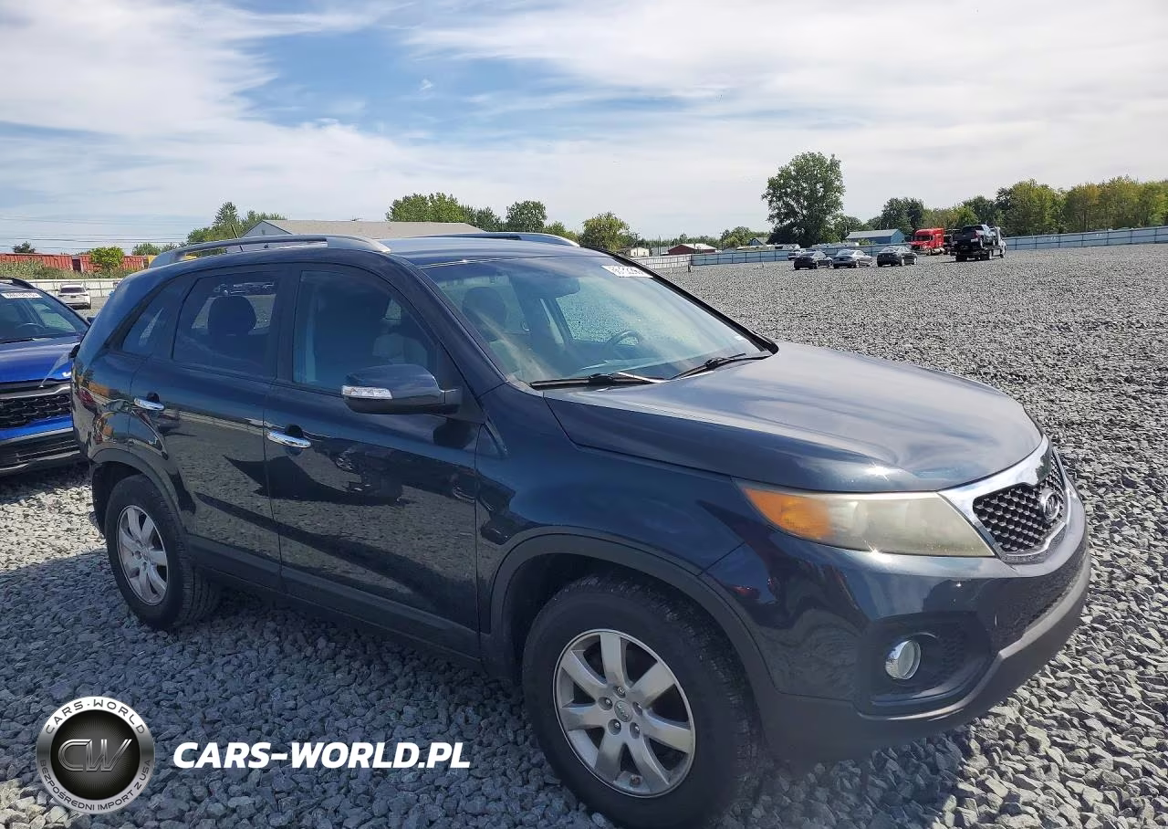 2012 Kia Sorento Lx VIN:5XYKT3A60CG236103 - 4