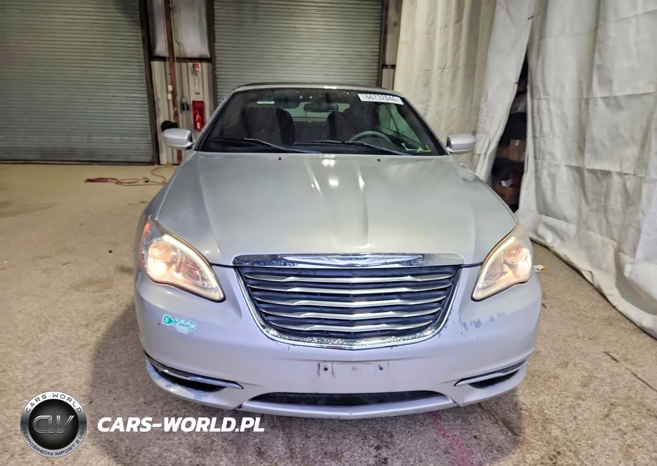 2011 Chrysler 200 Touring VIN:1C3BC2EB3BN589299 - 5