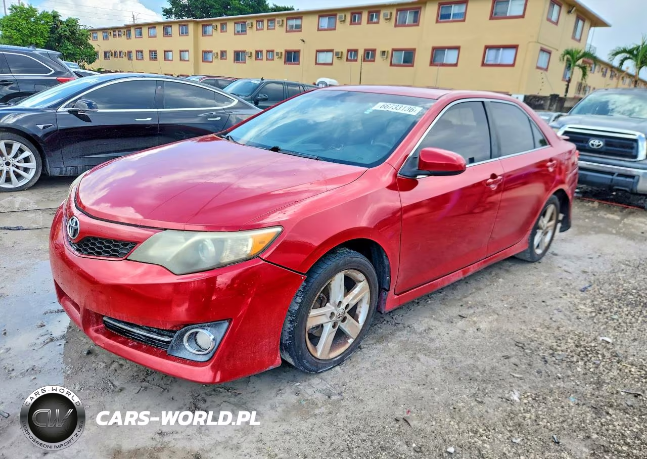 2013 Toyota Camry Se – zdjęcie 1 z 13
