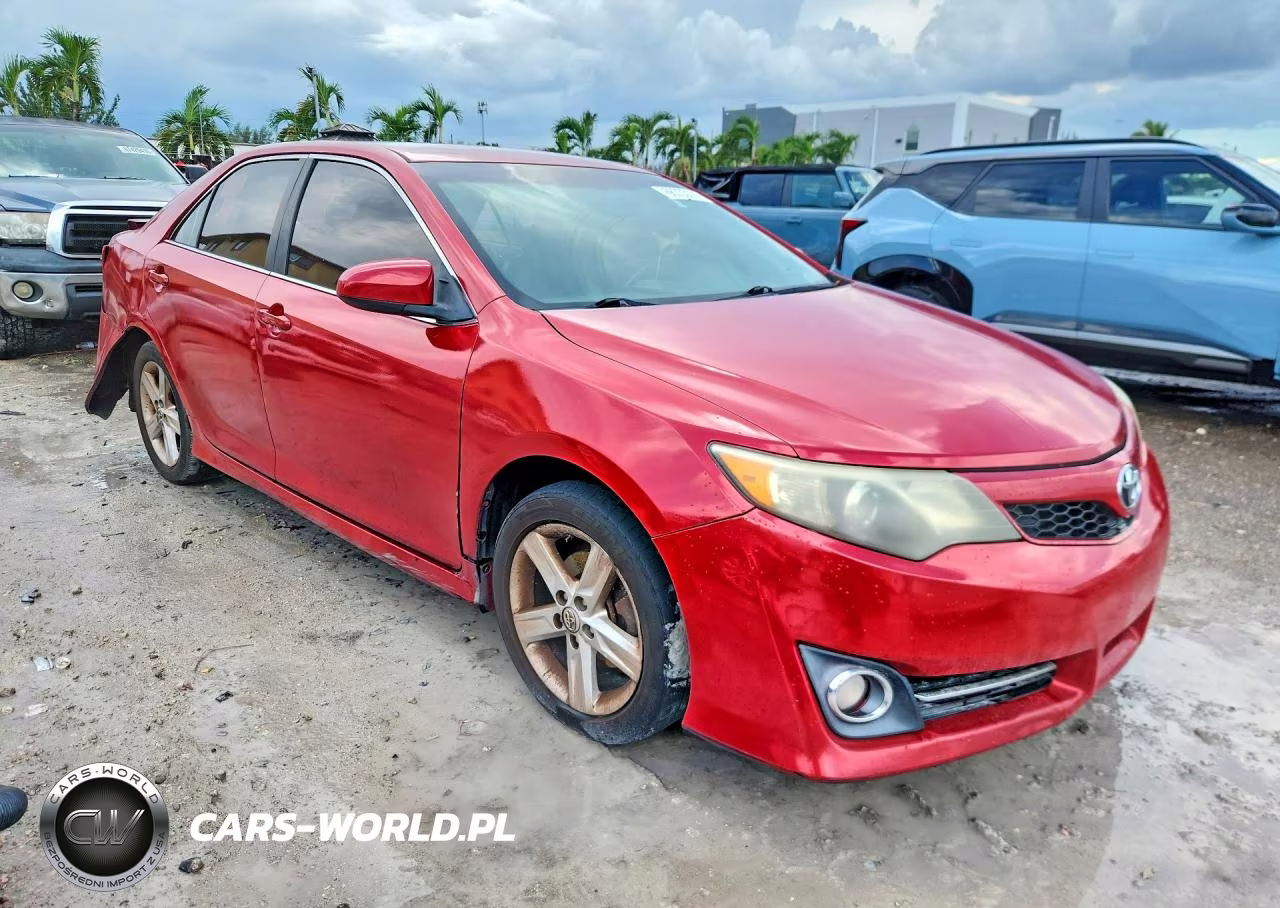2013 Toyota Camry Se VIN:4T1BF1FK7DU690006 - 4