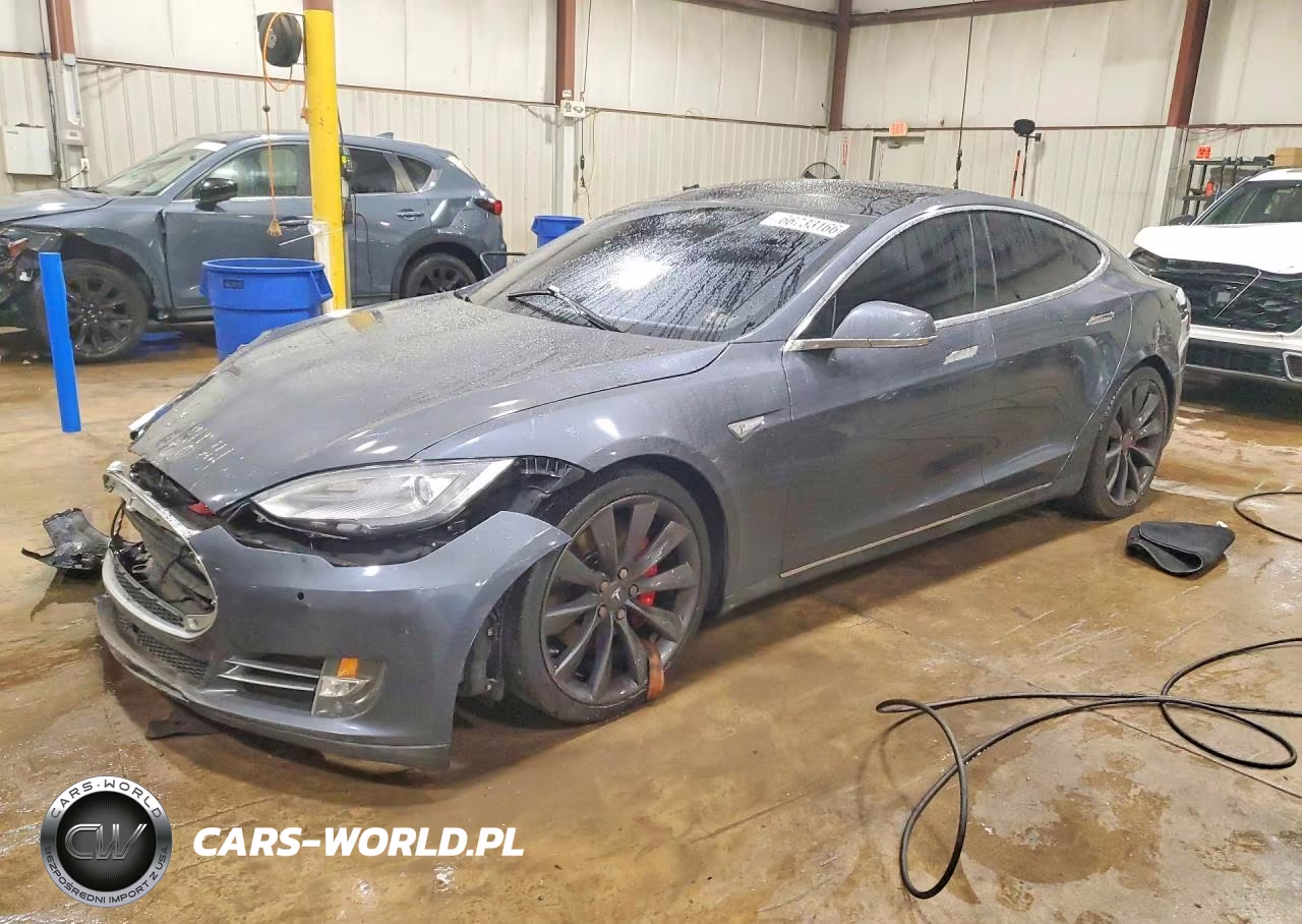2014 Tesla Model S – zdjęcie 1 z 13