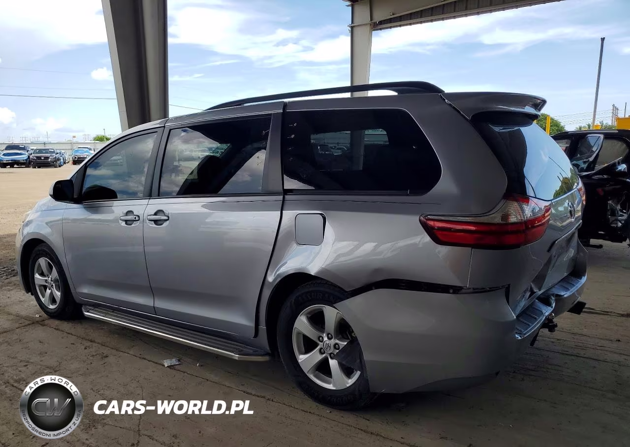 2017 Toyota Sienna Le VIN:5TDKZ3DC4HS882514 - 2