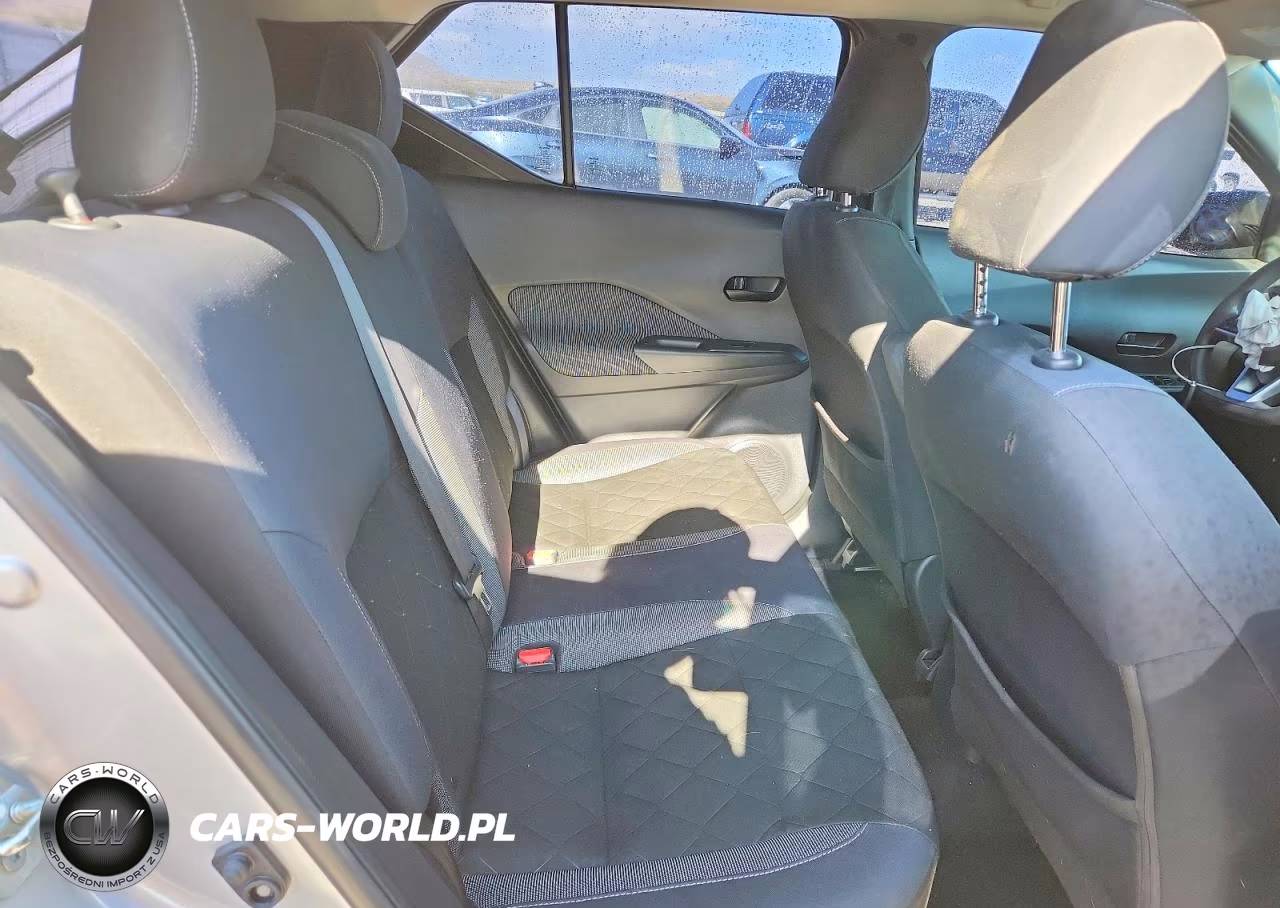 2019 Nissan Kicks S VIN:3N1CP5CU4KL566143 - 10