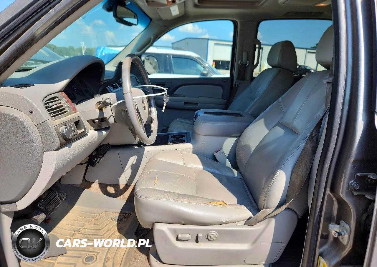 2007 Chevrolet Suburban C1500 VIN:1GNFC16J17J178180 - 7