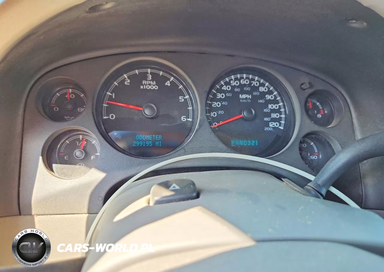 2007 Chevrolet Suburban C1500 VIN:1GNFC16J17J178180 - 9