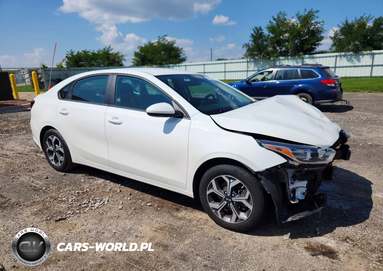 2021 Kia Forte Lxs VIN:3KPF24AD8ME300881 - 4