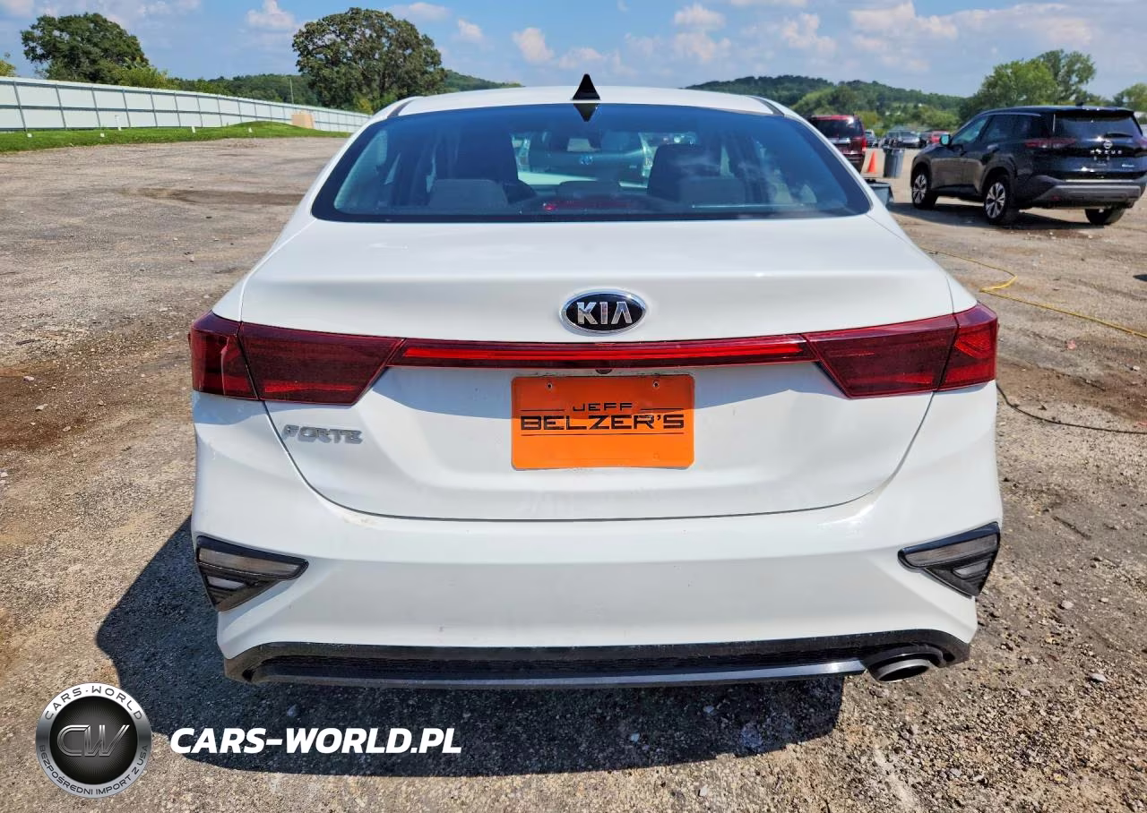 2021 Kia Forte Lxs VIN:3KPF24AD8ME300881 - 6