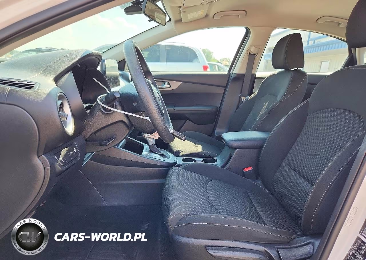 2021 Kia Forte Lxs VIN:3KPF24AD8ME300881 - 7