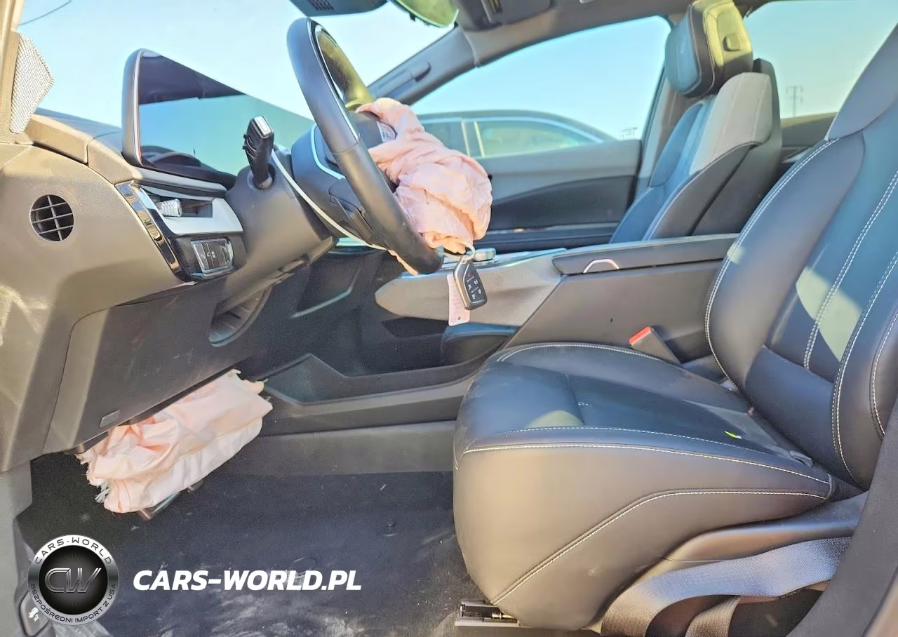 2026 Cadillac Optiq Luxury VIN:3GYK3BM57TS140006 - 7