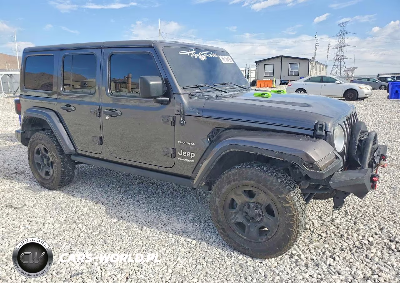2018 Jeep Wrangler Unlimited Sahara VIN:1C4HJXEG7JW108709 - 4