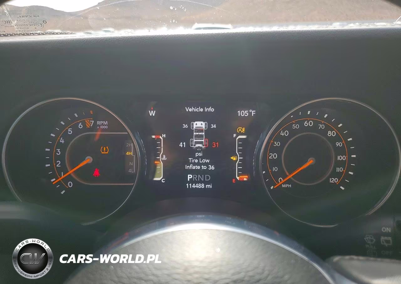 2018 Jeep Wrangler Unlimited Sahara VIN:1C4HJXEG7JW108709 - 9