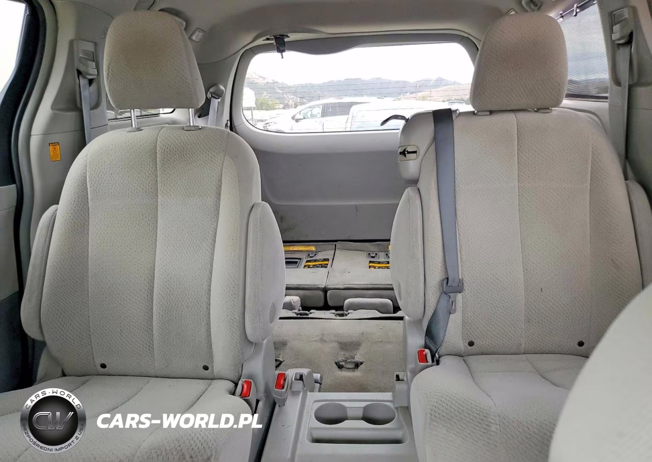 2012 Toyota Sienna Le VIN:5TDKK3DC4CS206920 - 10