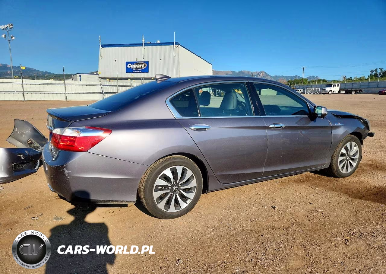 2015 Honda Accord Touring Hybrid VIN:1HGCR6F70FA008906 - 3