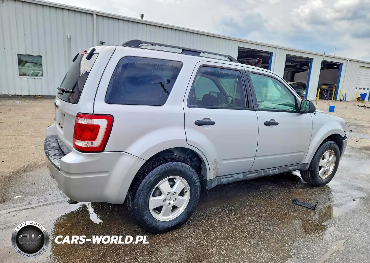 2012 Ford Escape Xls VIN:1FMCU0C73CKA60031 - 3