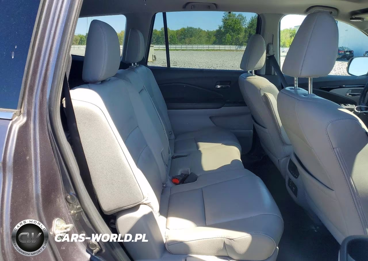 2017 Honda Pilot Touring VIN:5FNYF6H95HB018630 - 11