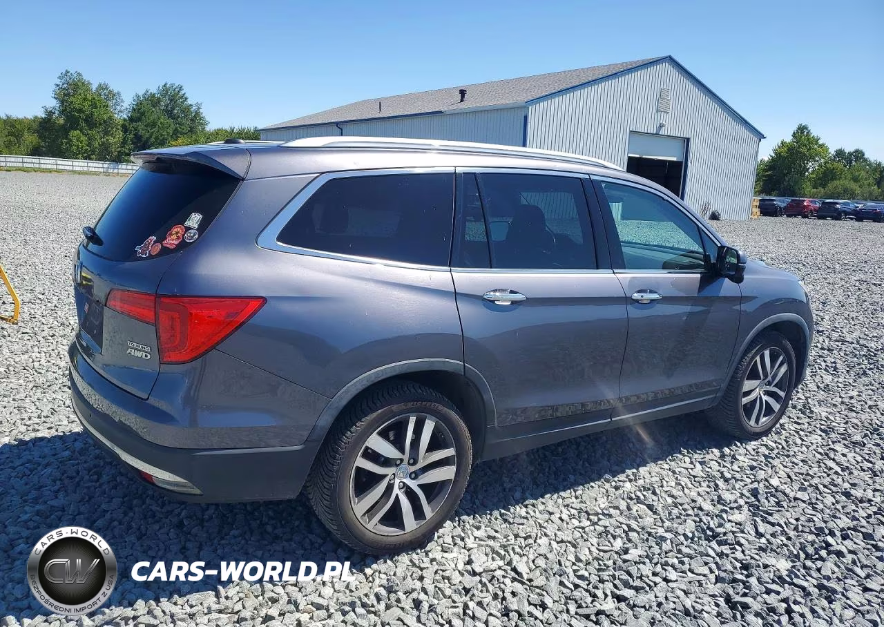 2017 Honda Pilot Touring VIN:5FNYF6H95HB018630 - 3