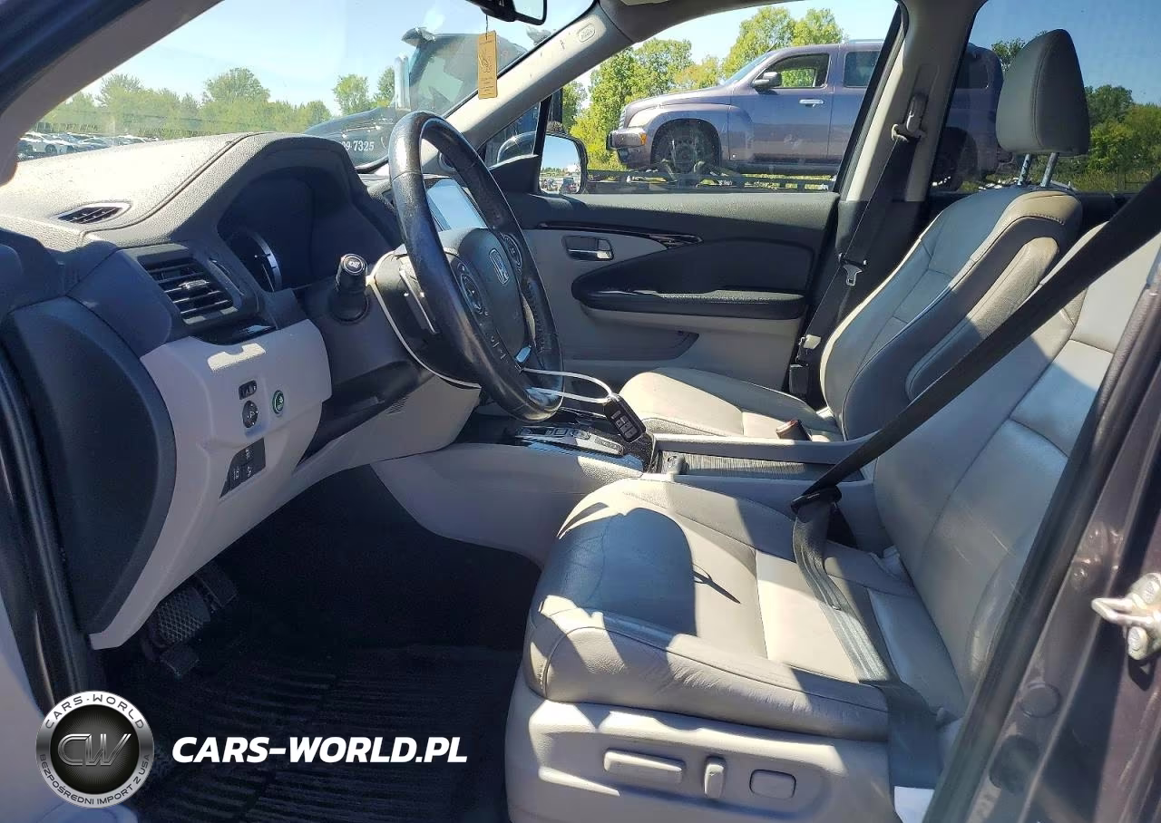 2017 Honda Pilot Touring VIN:5FNYF6H95HB018630 - 7