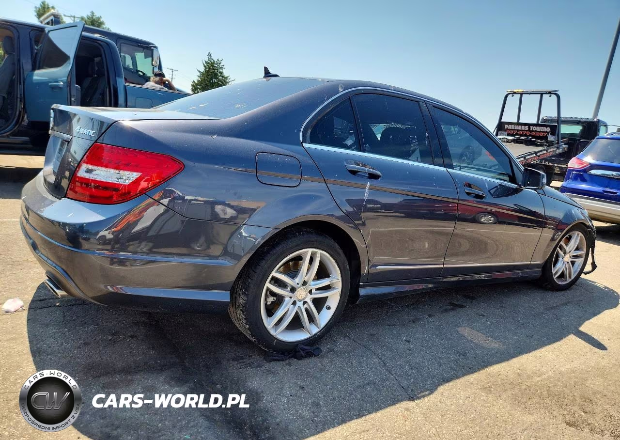 2013 Mercedes-Benz C 300 4Matic VIN:WDDGF8AB2DR247037 - 3