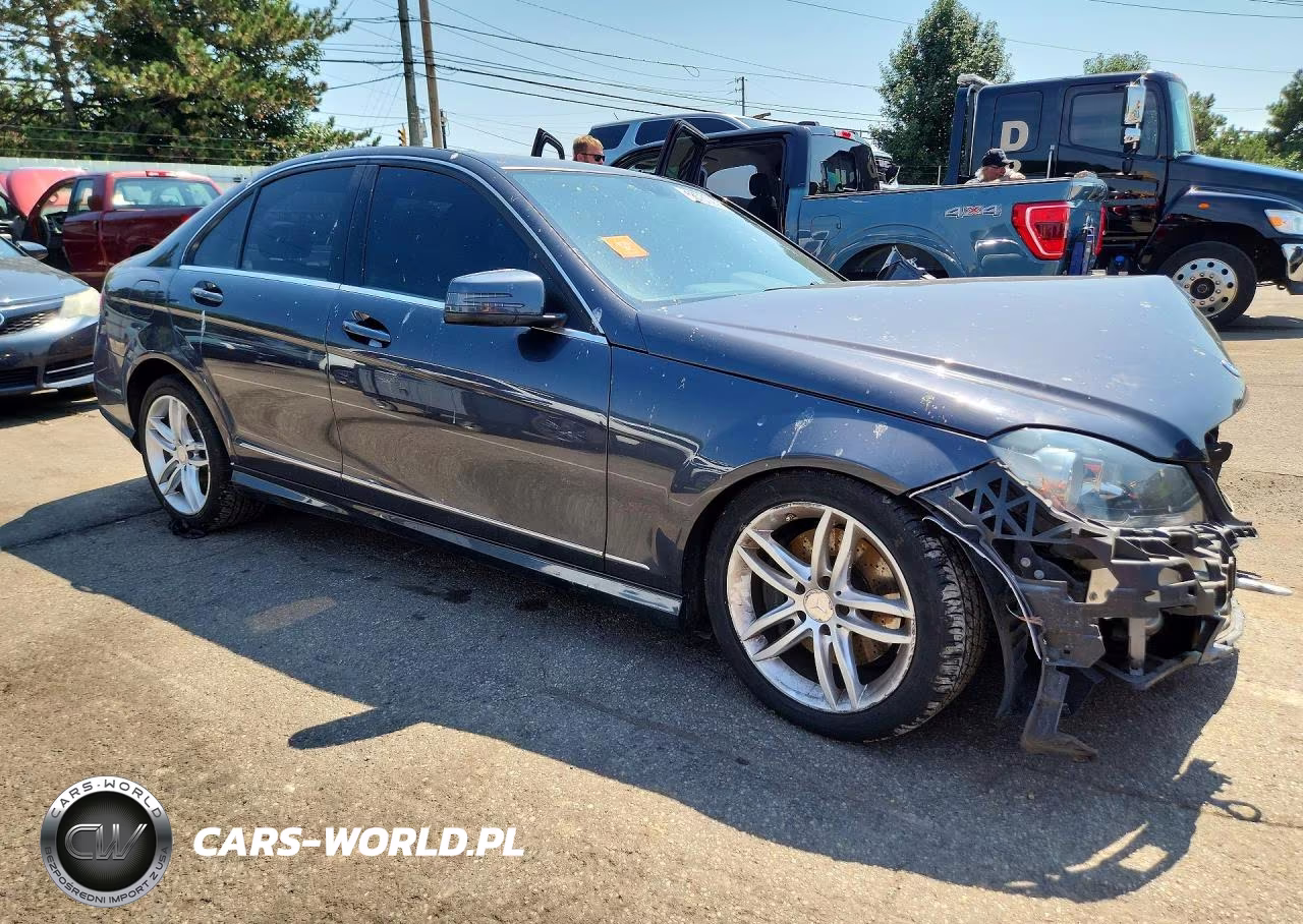 2013 Mercedes-Benz C 300 4Matic VIN:WDDGF8AB2DR247037 - 4