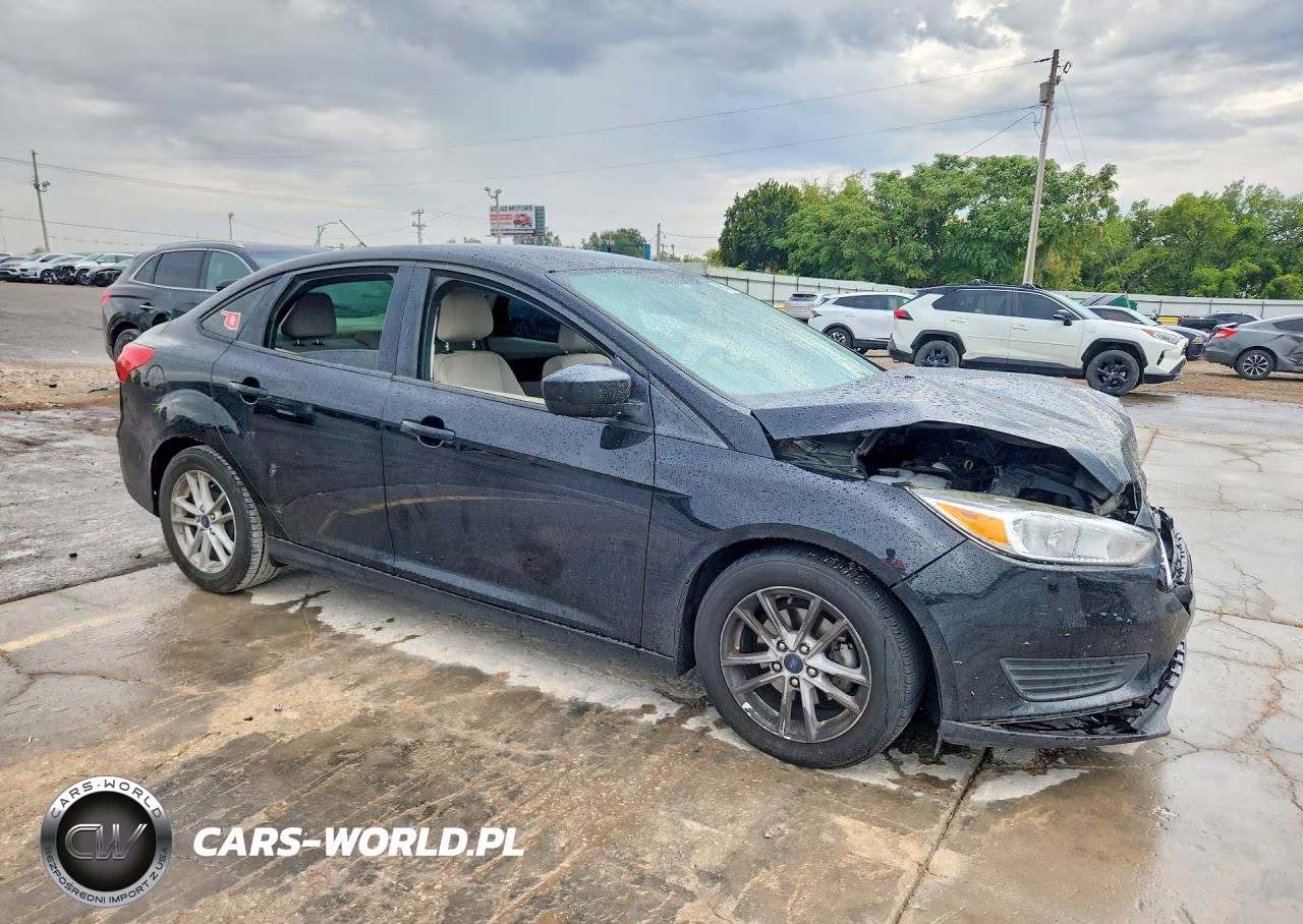 2018 Ford Focus Se VIN:1FADP3F28JL252981 - 4