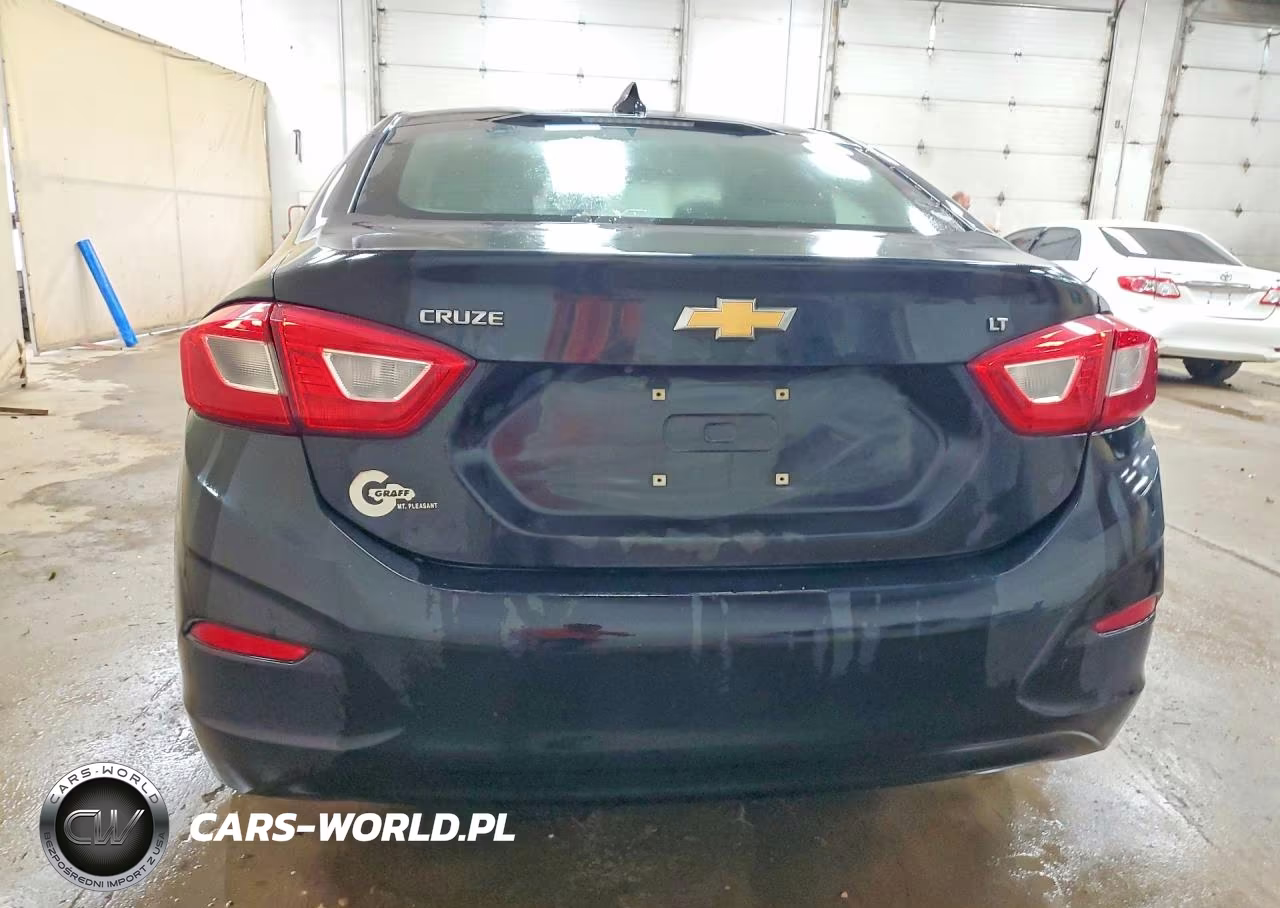 2018 Chevrolet Cruze Lt VIN:1G1BE5SM5J7182335 - 6