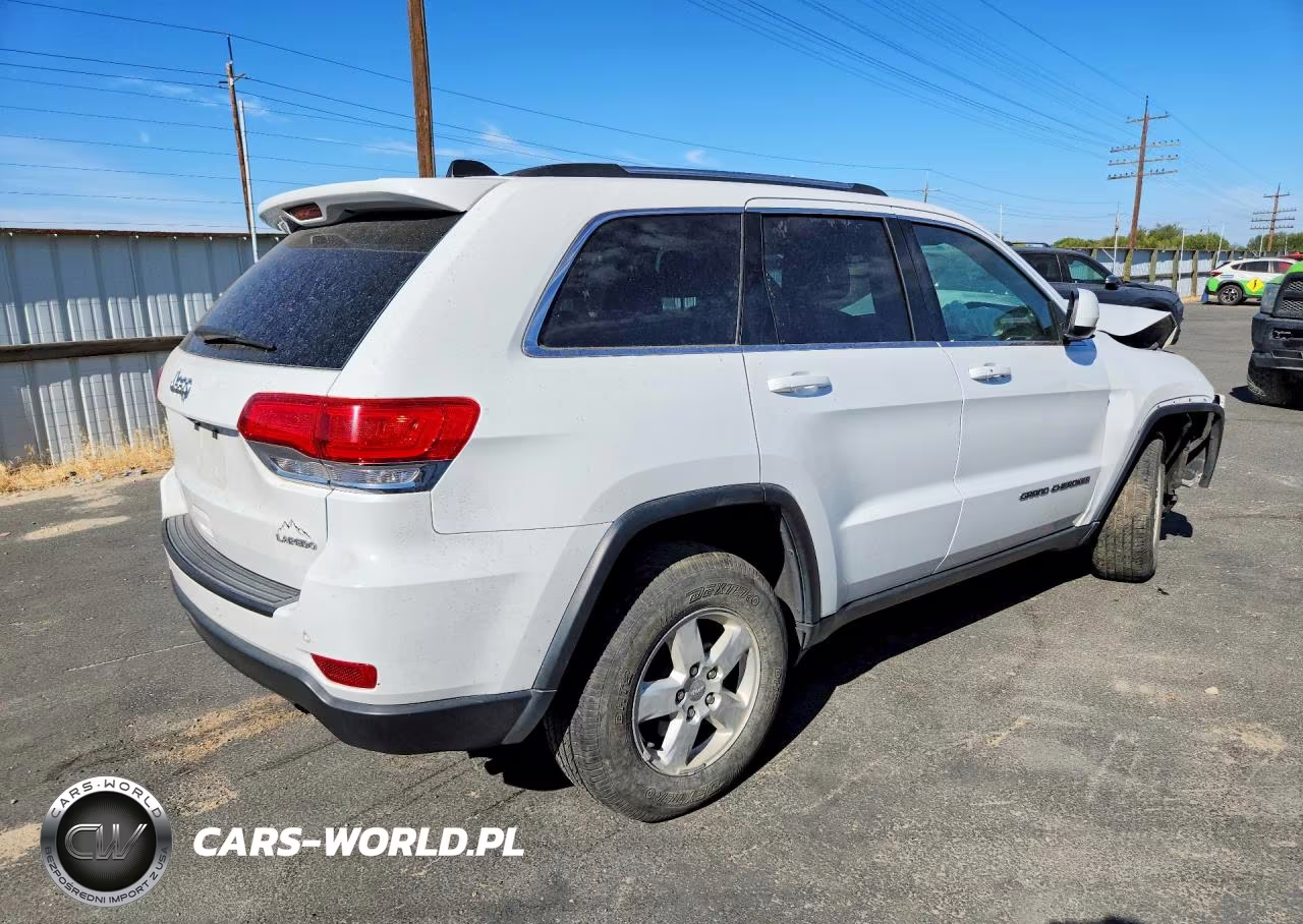 2017 Jeep Grand Cherokee Laredo VIN:1C4RJFAG9HC816007 - 3
