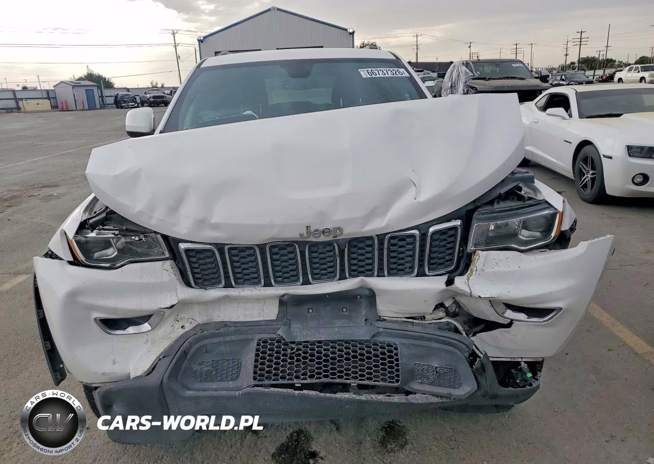 2017 Jeep Grand Cherokee Laredo VIN:1C4RJFAG9HC816007 - 5