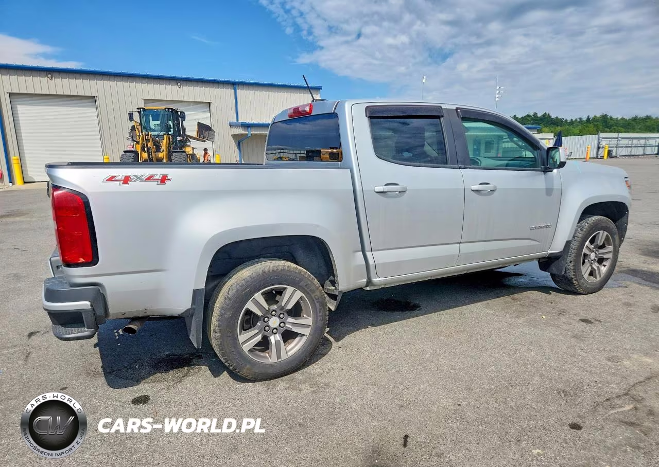 2018 Chevrolet Colorado VIN:1GCGTBEN0J1103985 - 3