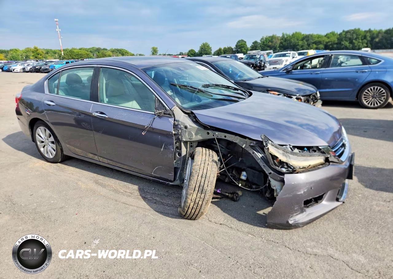2015 Honda Accord Touring VIN:1HGCR3F91FA034639 - 4