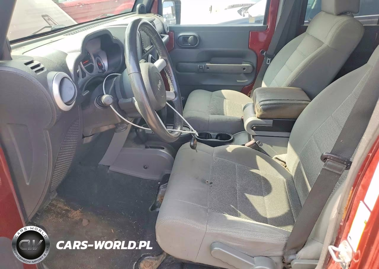 2008 Jeep Wrangler Unlimited Sahara VIN:1J4GA59118L648536 - 7