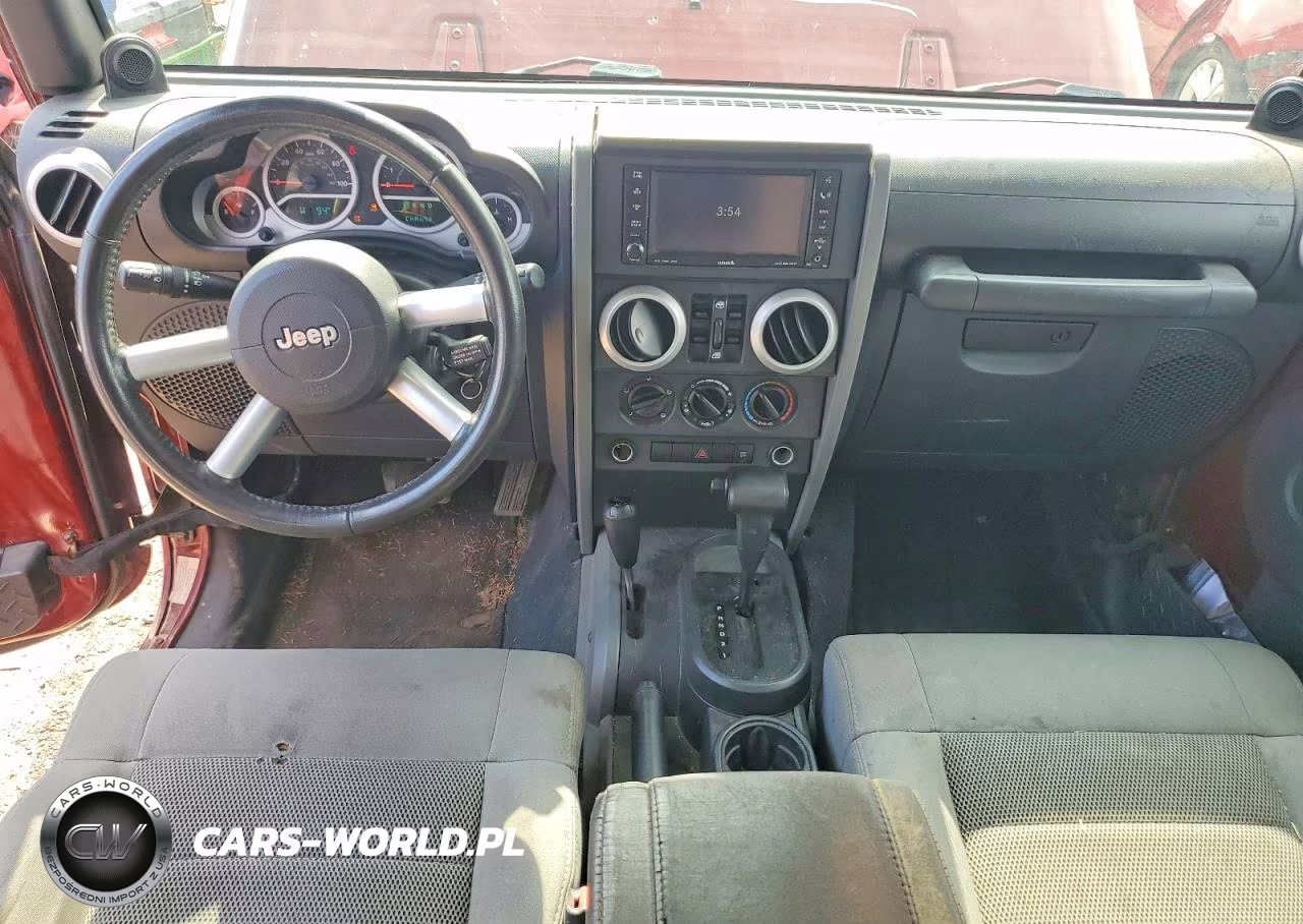 2008 Jeep Wrangler Unlimited Sahara VIN:1J4GA59118L648536 - 8