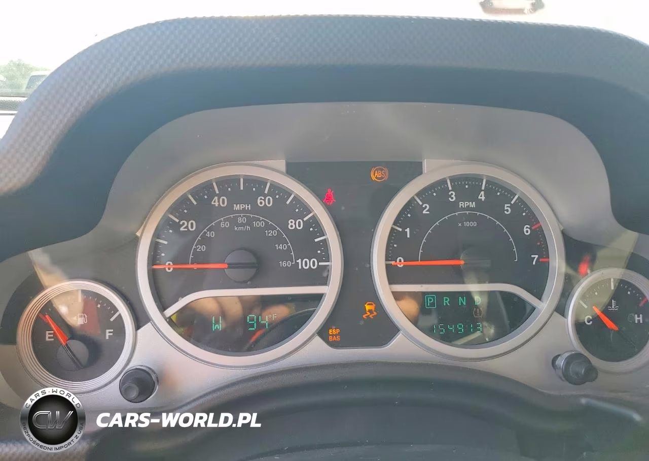2008 Jeep Wrangler Unlimited Sahara VIN:1J4GA59118L648536 - 9