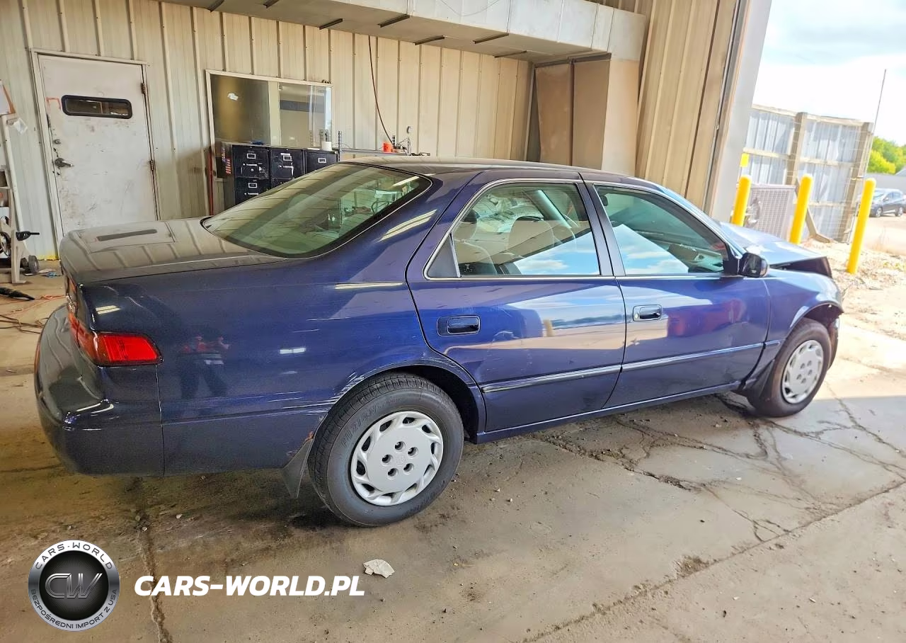 1998 Toyota Camry Le VIN:4T1BG28K0WU363823 - 3