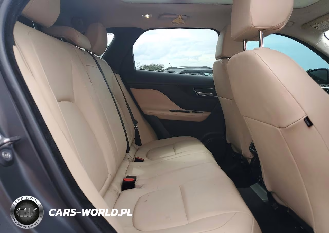 2019 Jaguar F-Pace Premium VIN:SADCJ2FX4KA355085 - 10