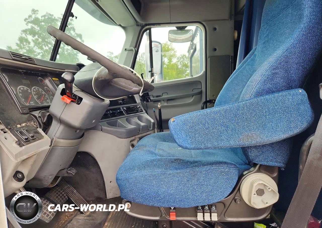 2010 Freightliner Columbia 1 - Semi Truck VIN:1FUBF0CV6ADAP0137 - 7