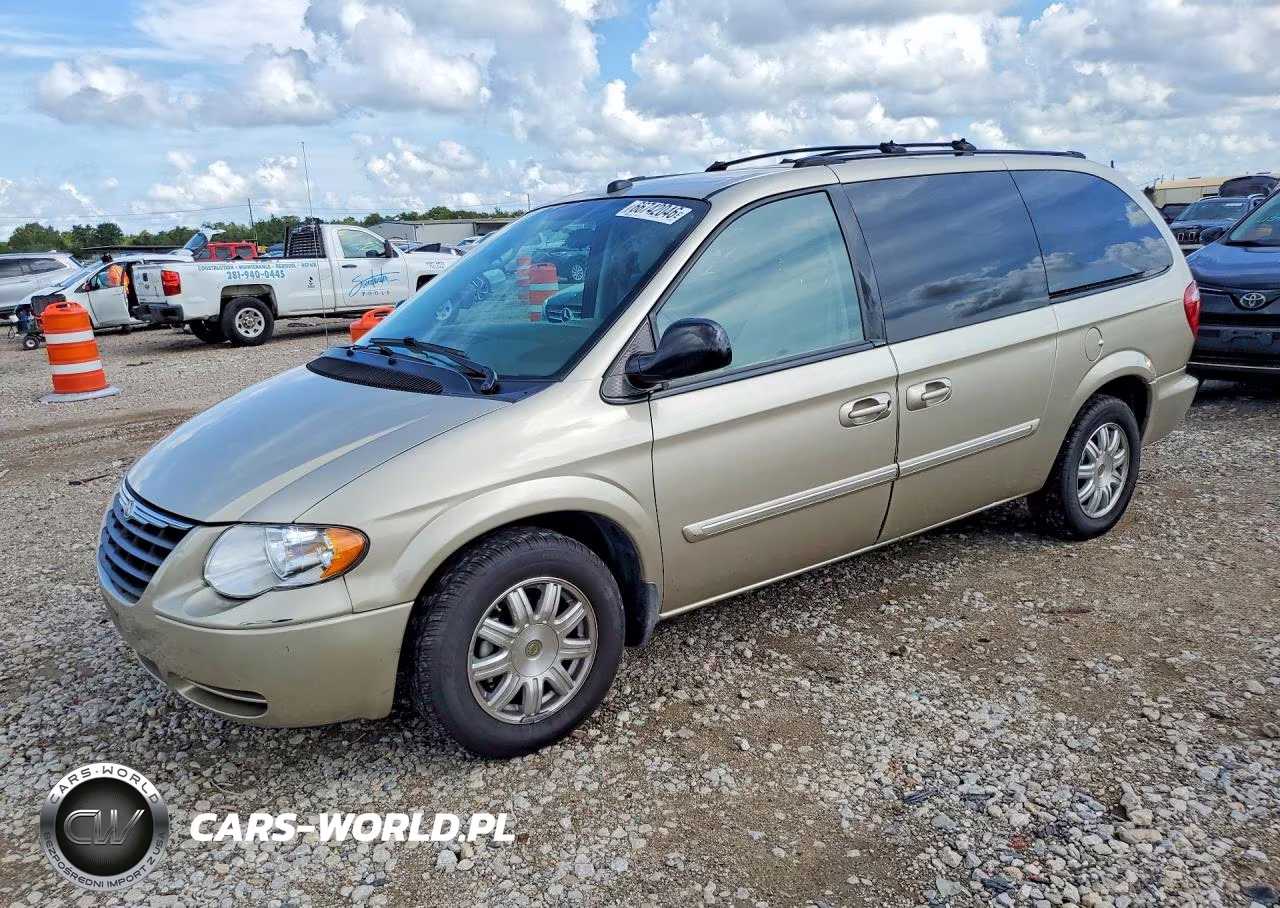 2005 Chrysler Town & Country Touring