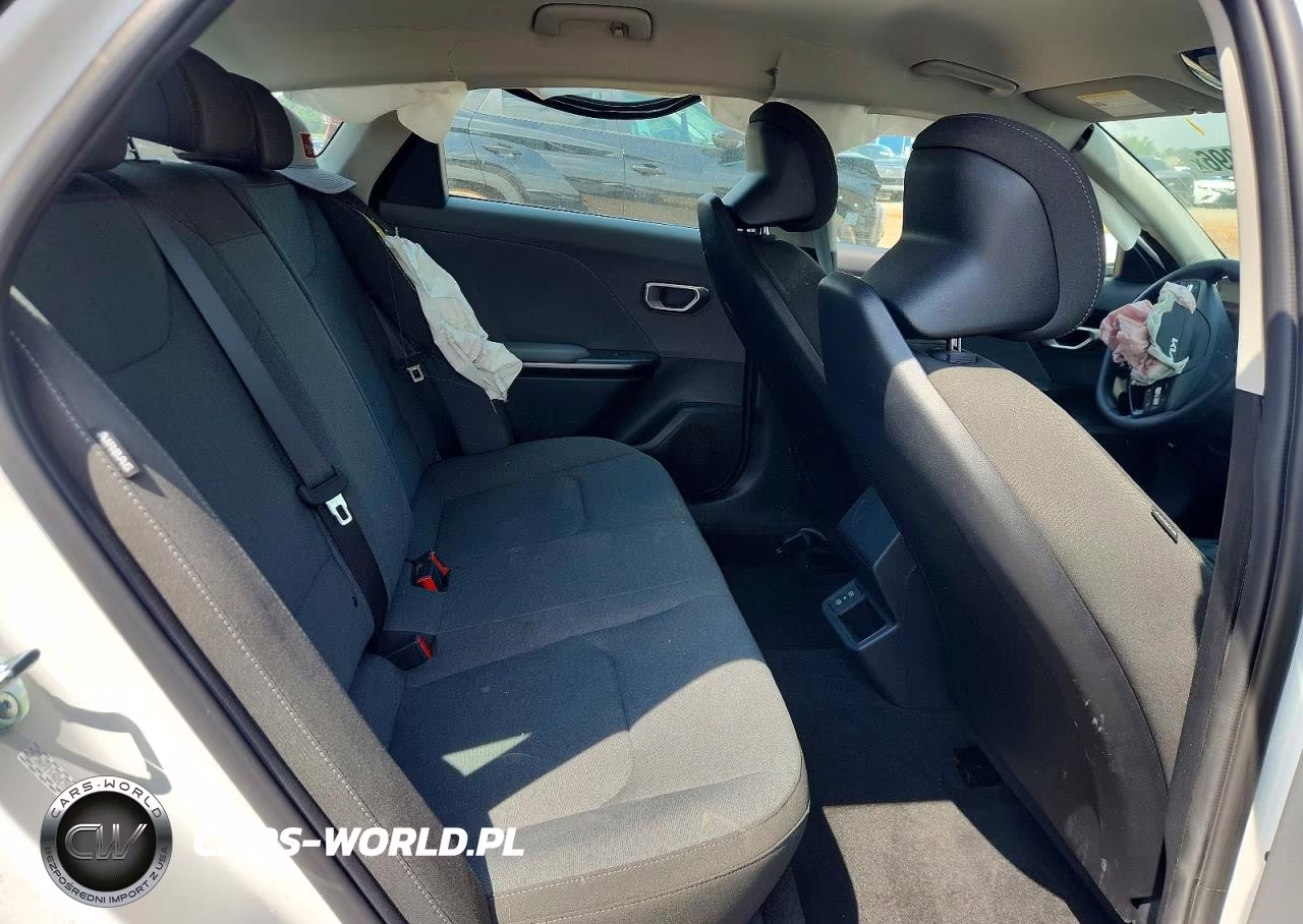 2025 Kia K4 Lxs VIN:3KPFT4DE7SE200589 - 10