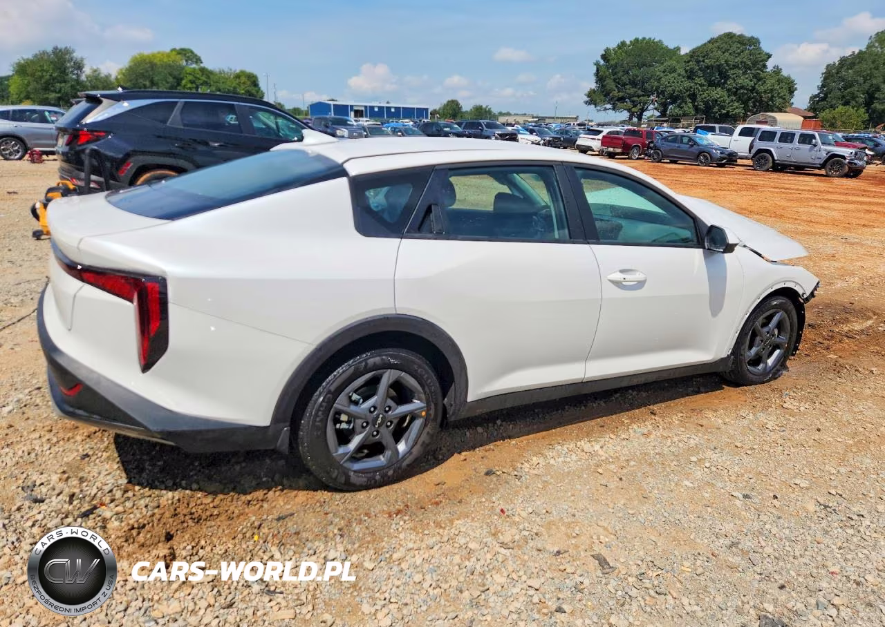 2025 Kia K4 Lxs VIN:3KPFT4DE7SE200589 - 3