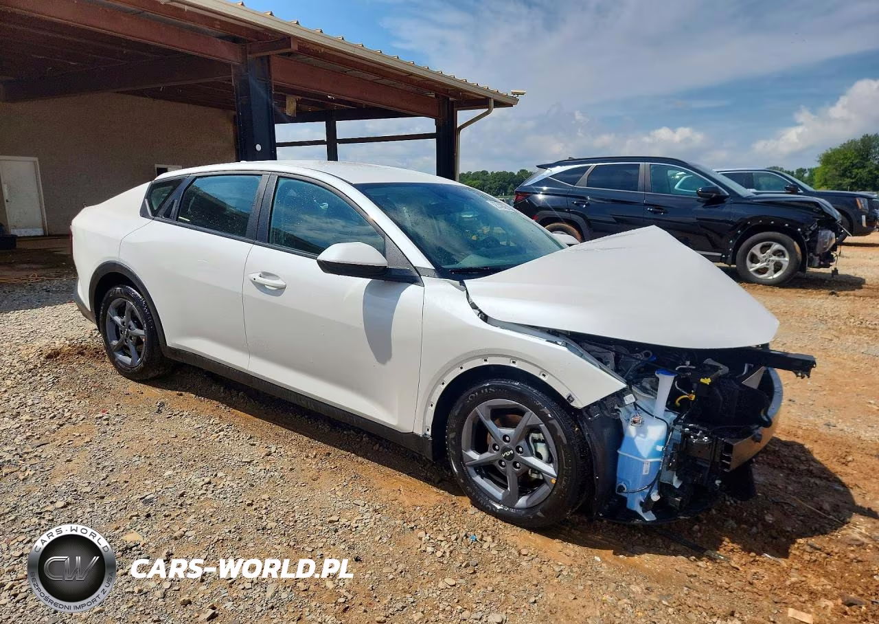 2025 Kia K4 Lxs VIN:3KPFT4DE7SE200589 - 4