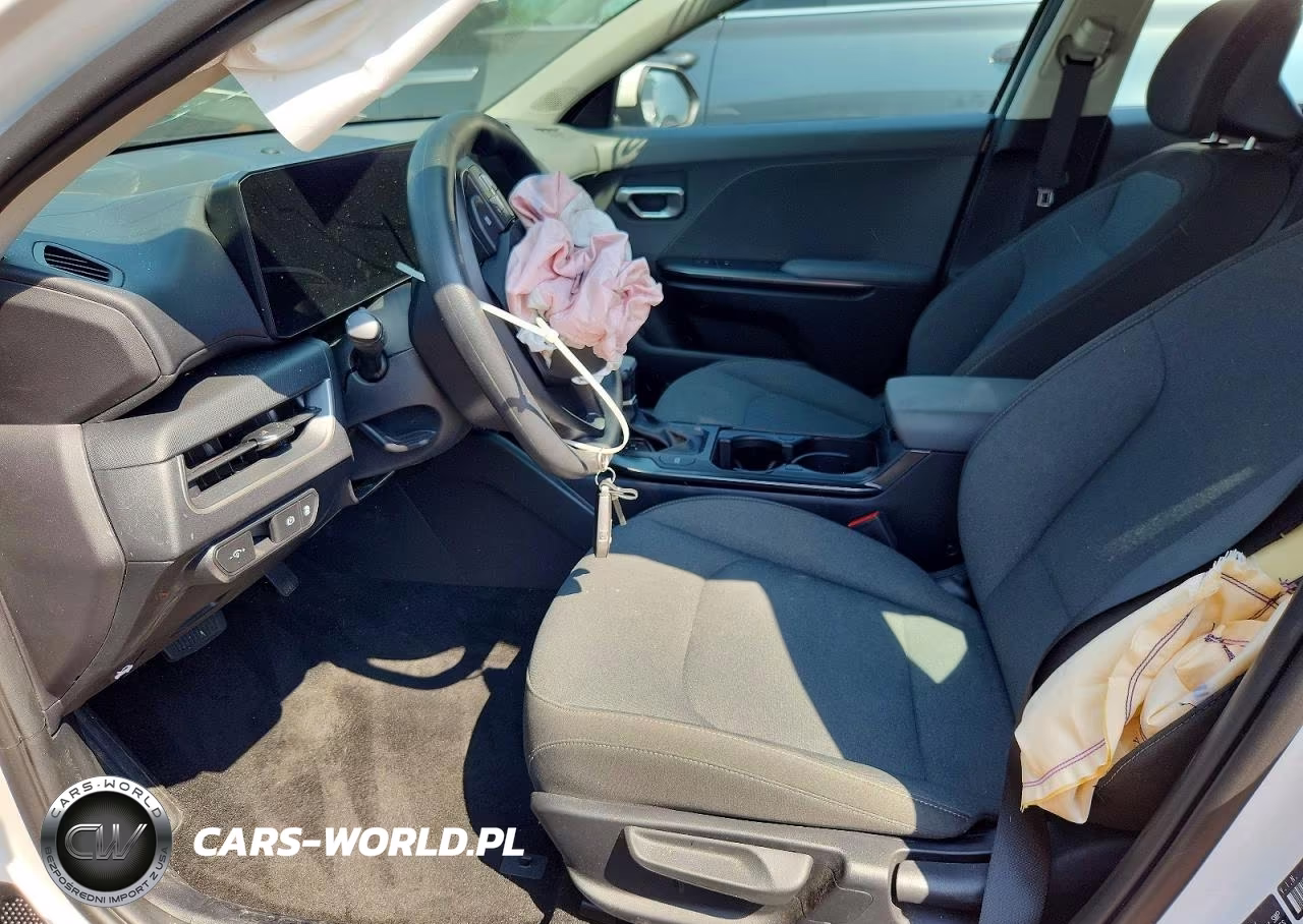 2025 Kia K4 Lxs VIN:3KPFT4DE7SE200589 - 7