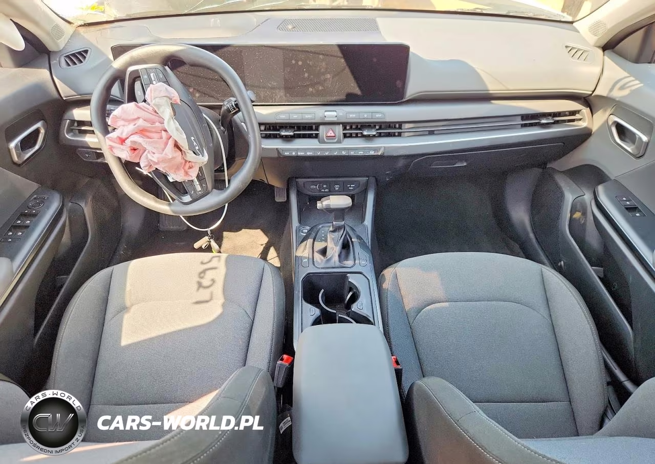 2025 Kia K4 Lxs VIN:3KPFT4DE7SE200589 - 8
