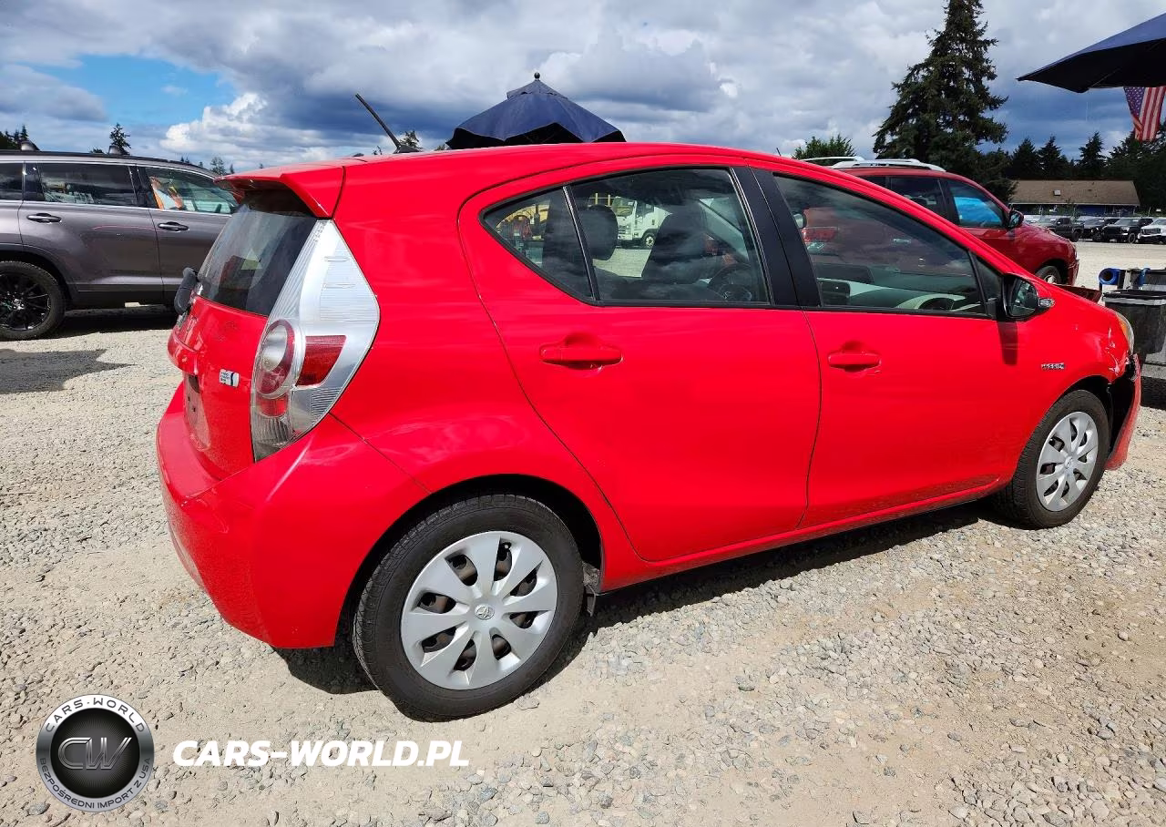 2012 Toyota Prius C Two VIN:JTDKDTB39C1018016 - 3
