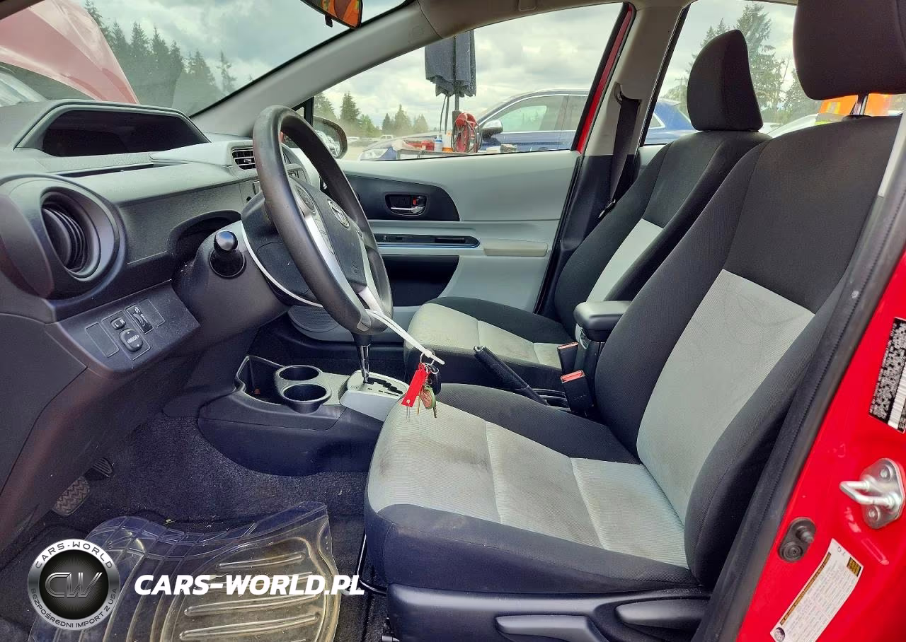 2012 Toyota Prius C Two VIN:JTDKDTB39C1018016 - 7
