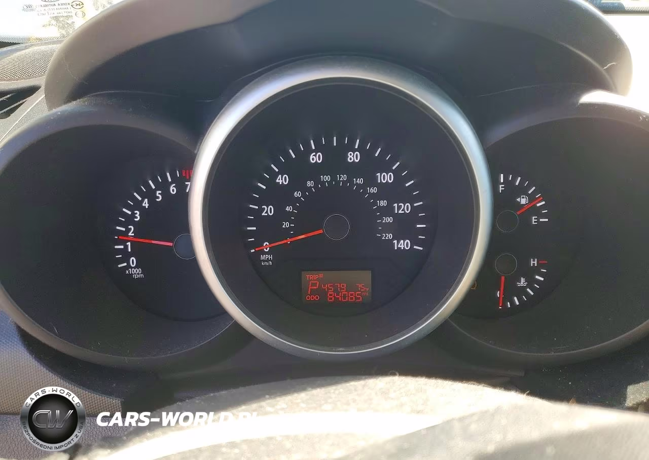 2013 Kia Soul + VIN:KNDJT2A66D7777175 - 9