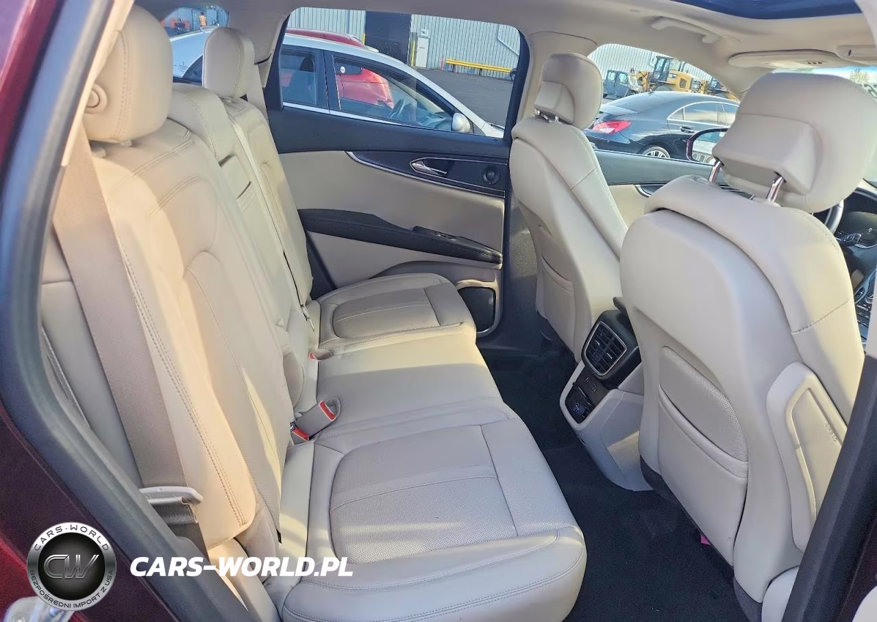 2019 Lincoln Nautilus Reserve VIN:2LMPJ8L93KBL32746 - 10
