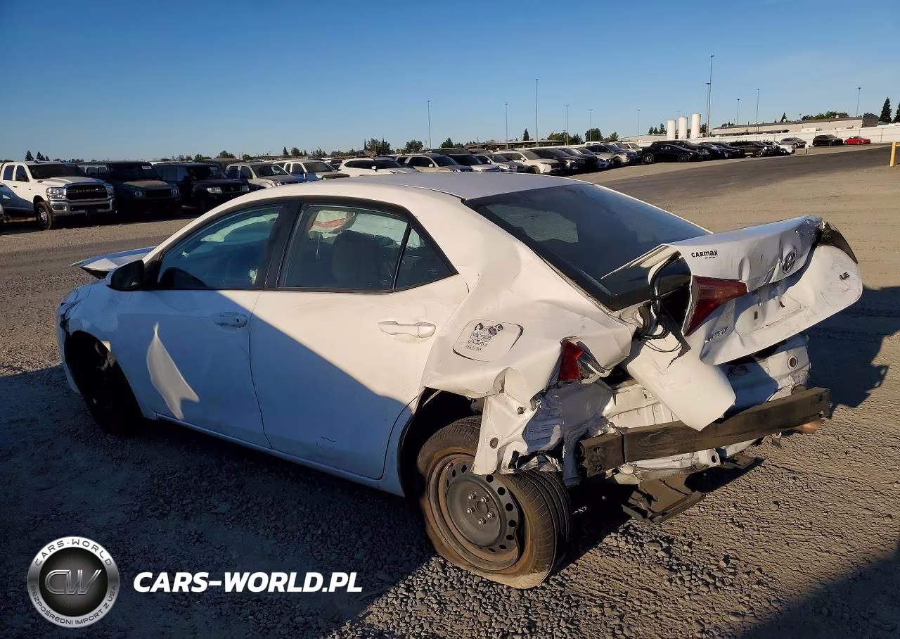 2018 Toyota Corolla Le VIN:5YFBURHE4JP788032 - 2