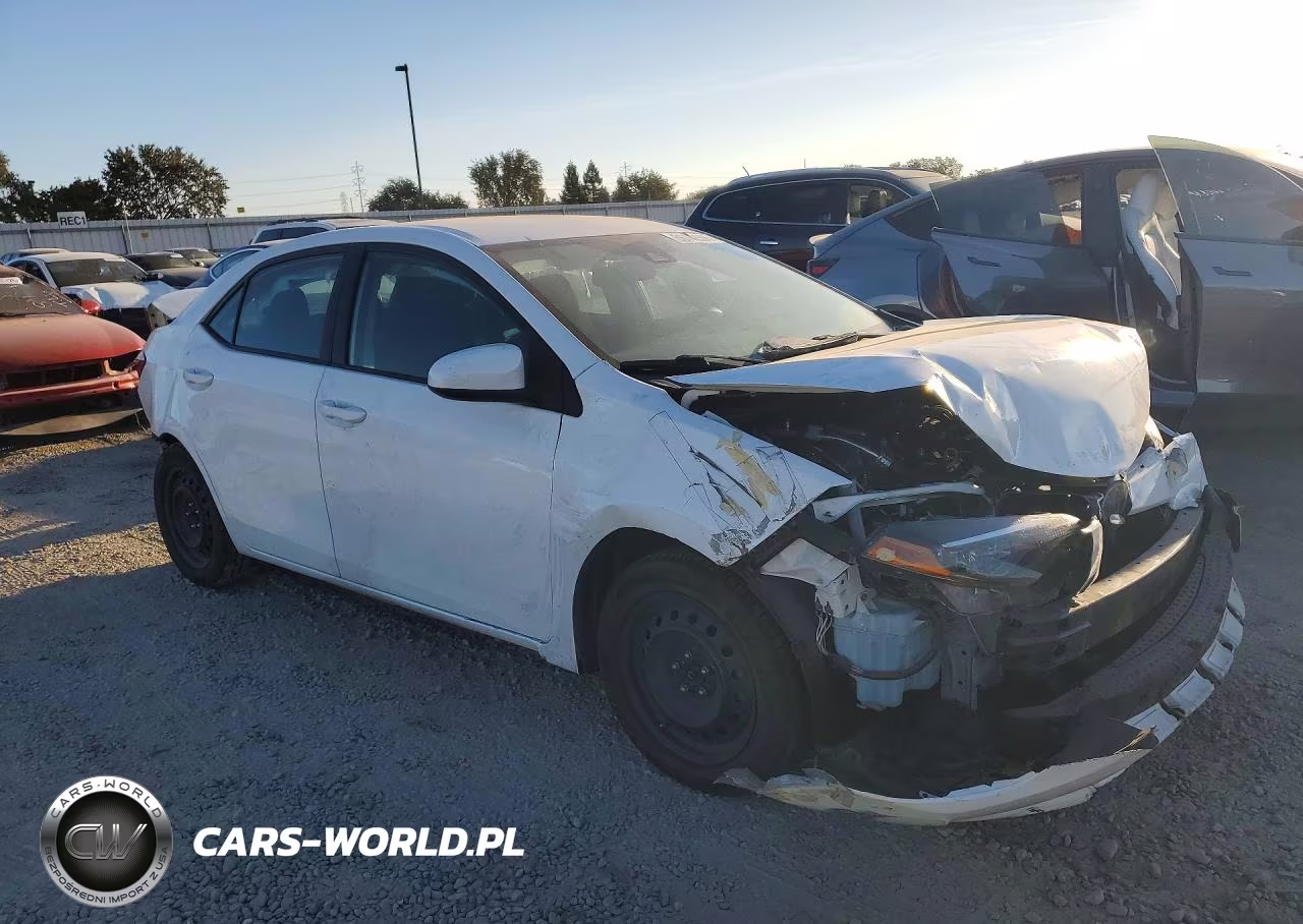 2018 Toyota Corolla Le VIN:5YFBURHE4JP788032 - 4