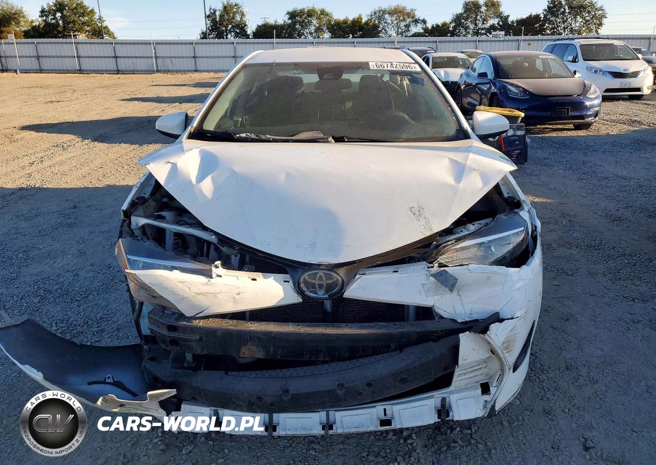 2018 Toyota Corolla Le VIN:5YFBURHE4JP788032 - 5